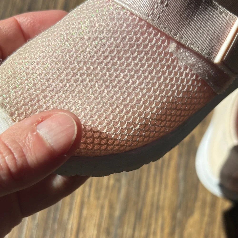 Kids Pink Slip-On water shoes